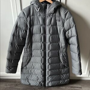 The North Face 550 women’s grey down filled puffer jacket size large